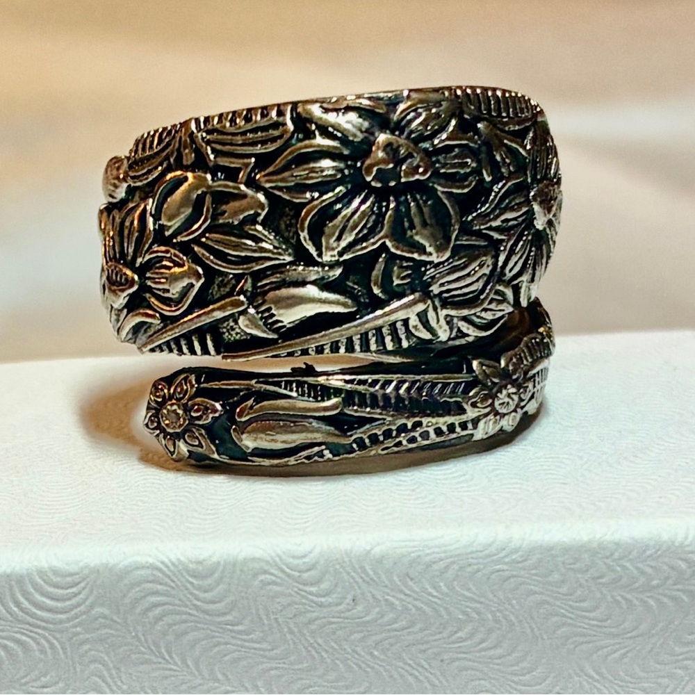 Floral Engraved Spoon Ring - Women's Statement Band in 9.25 Sterling Silver - Picture 10 of 15